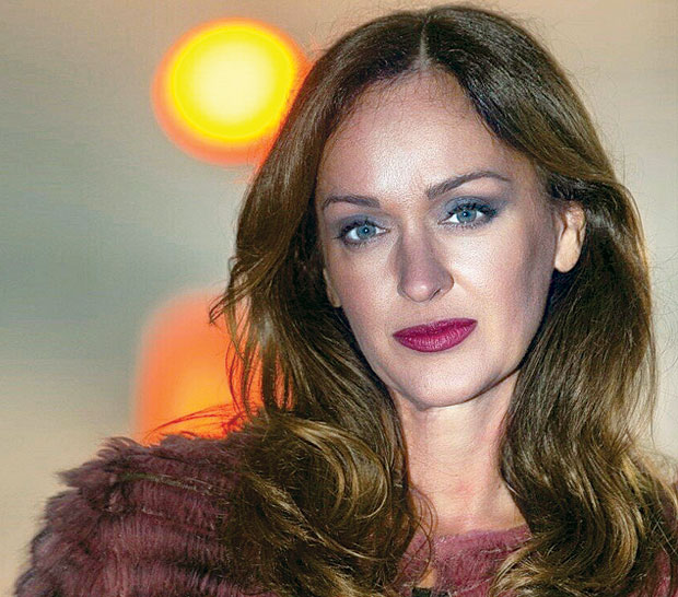 Женска посла из три угла